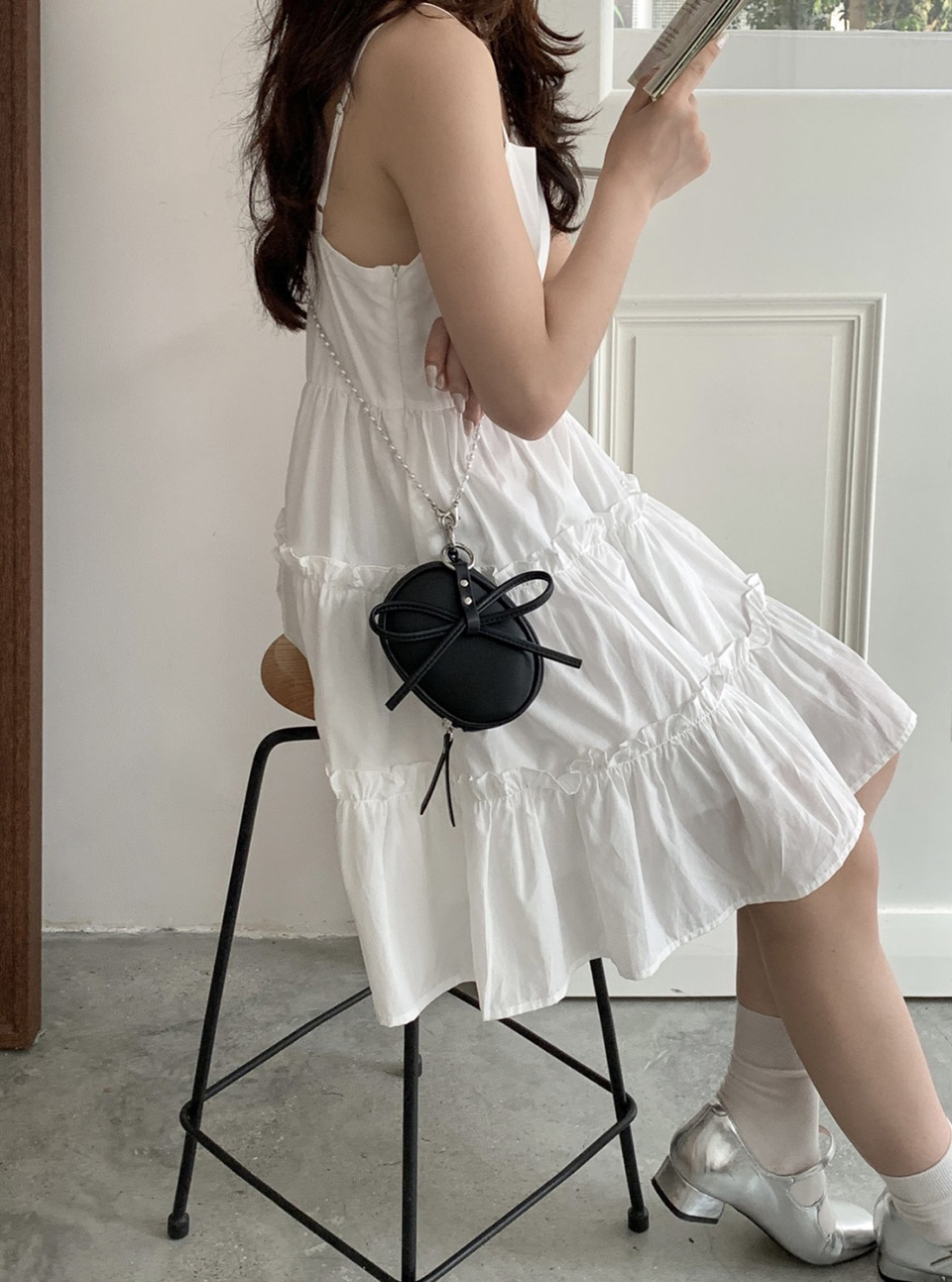 Ribbon ball pearl chain mini cross bag