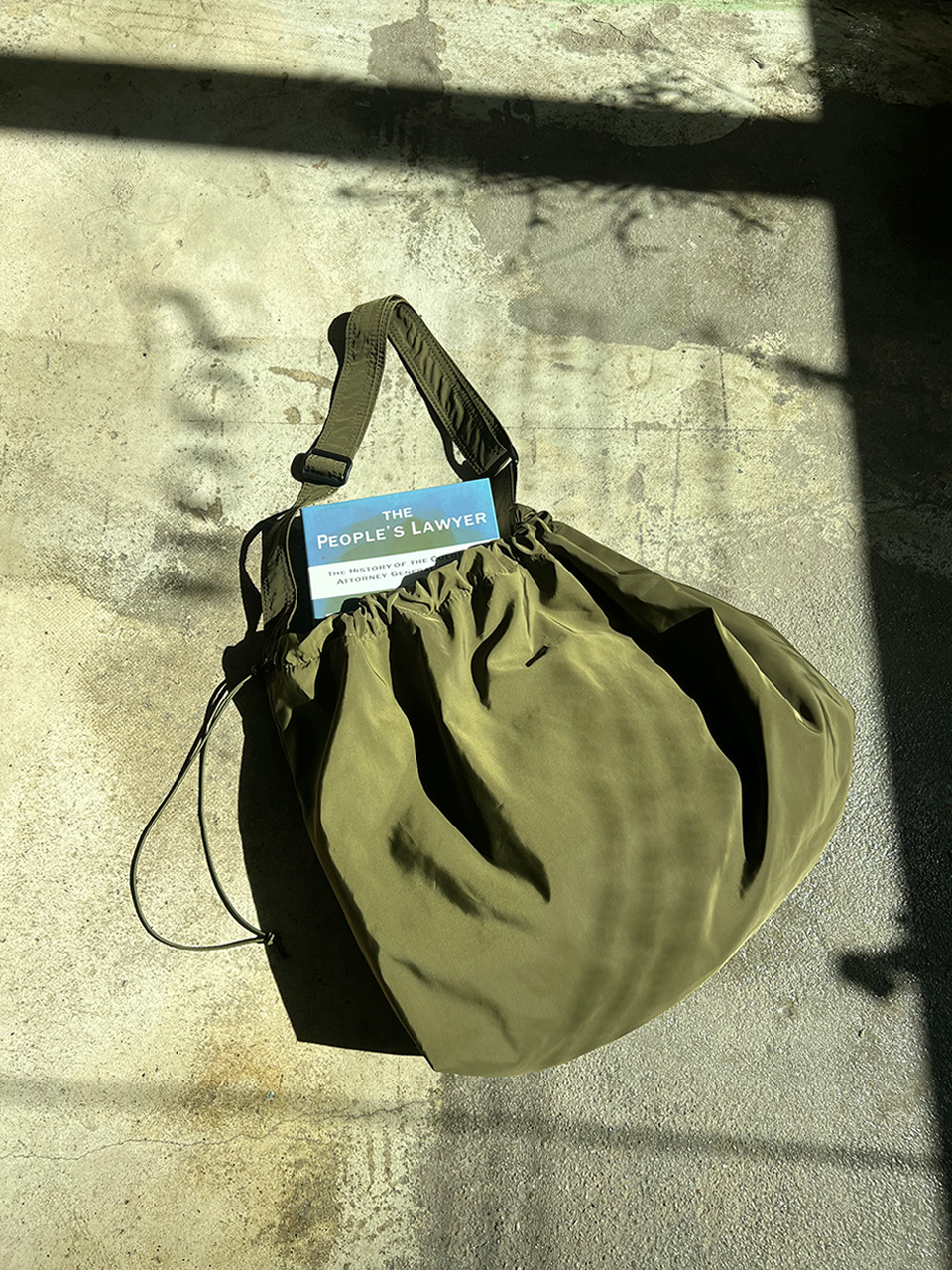L Nylon Shirring String Big Shoulder Bag