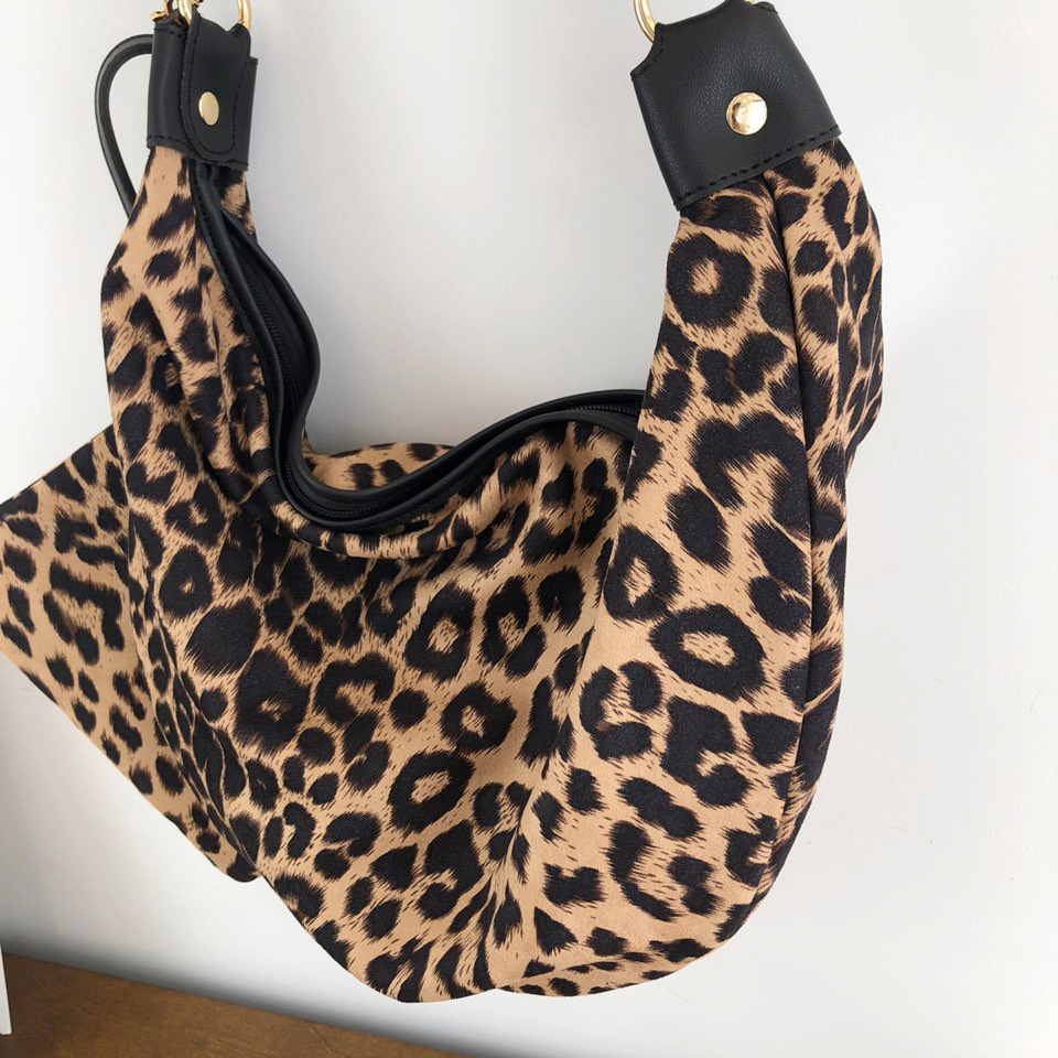 Leopard print zippered big shoulder bag