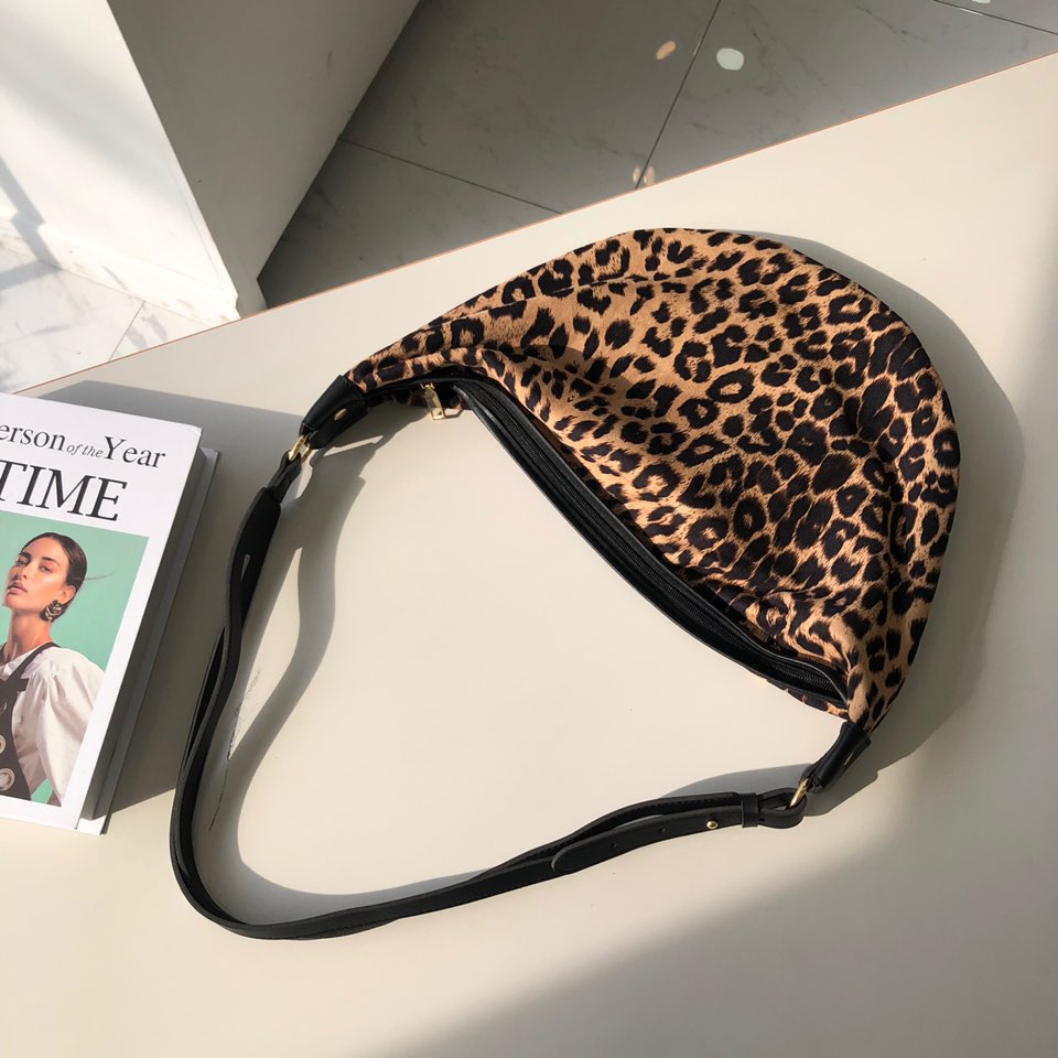 Leopard print zippered big shoulder bag