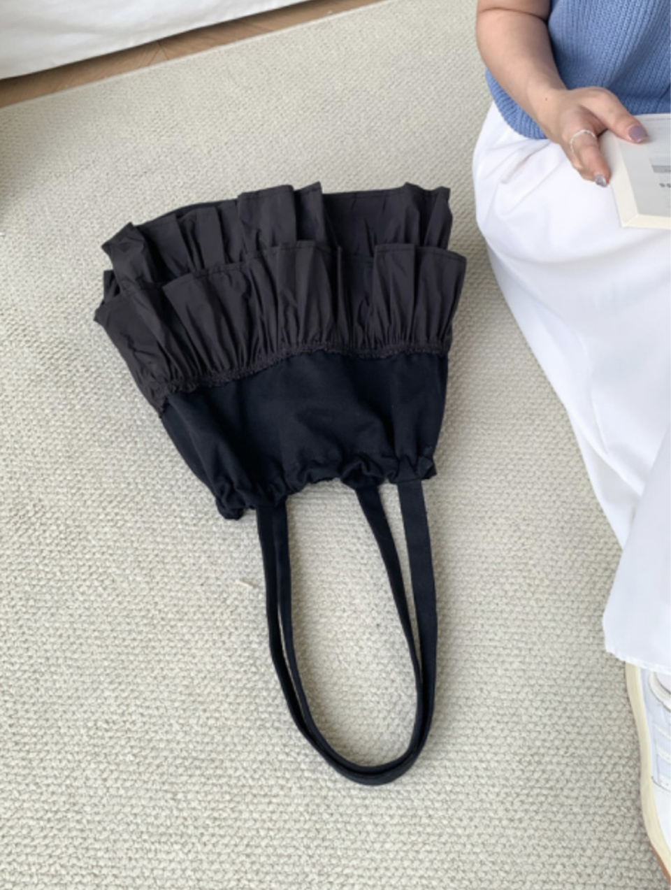 Tiered ruffle shoulder bag