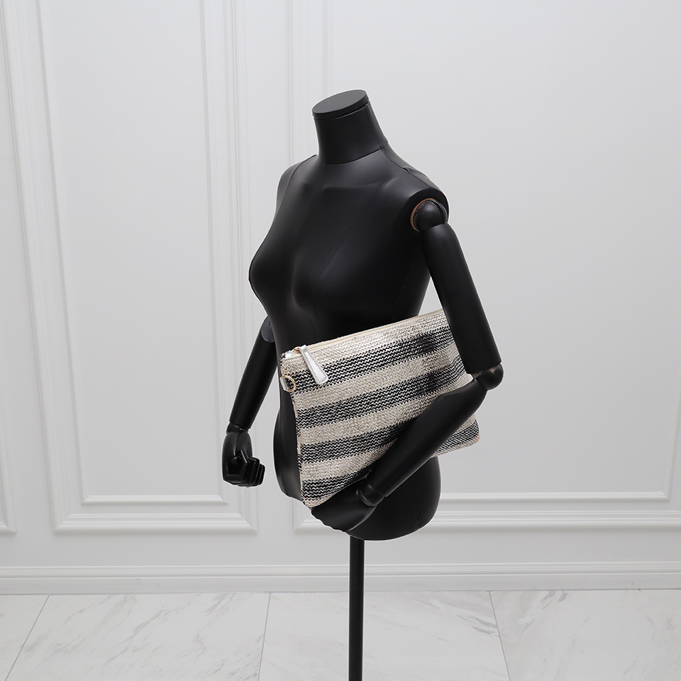 Silver striped rattan zipper cross clutch bag