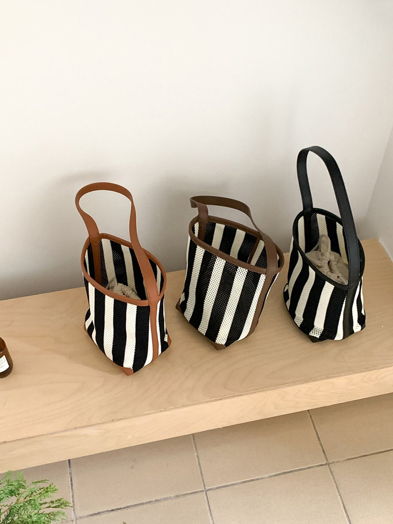 Striped net shoulder bag