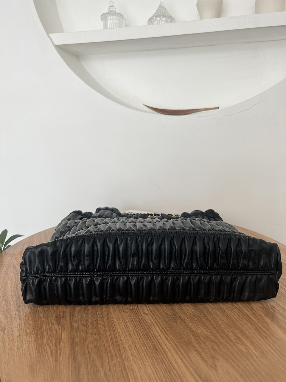 Vanel Fritz Quilted Shirring Chain Shoulder Bag