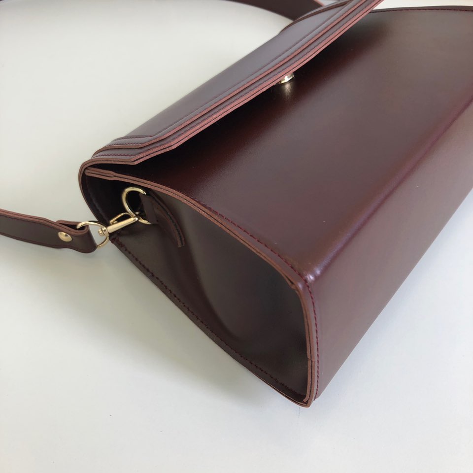 Classic trapezoid stitch cross bag (4 colors)