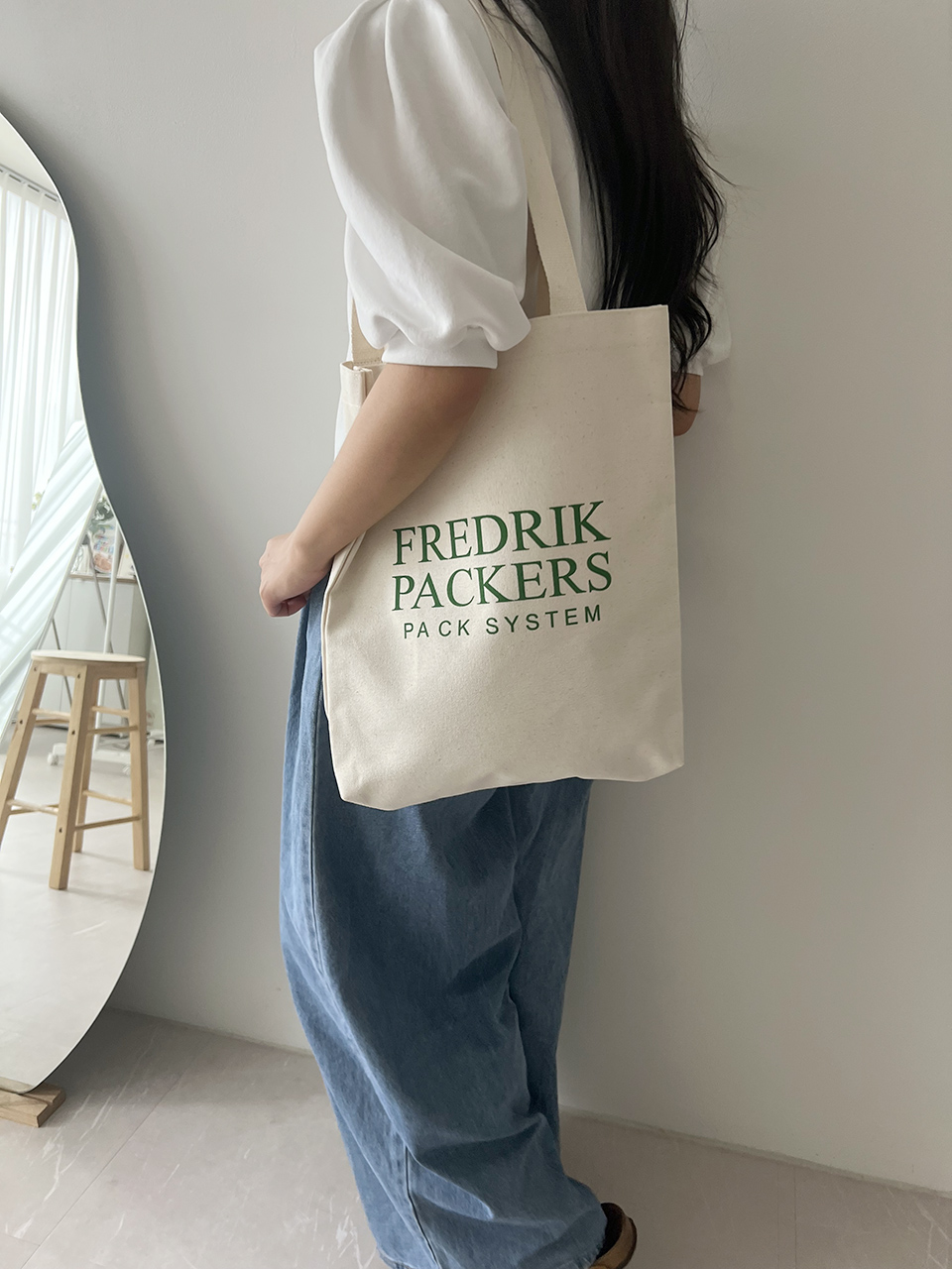 Frederick Logo Lettering Big Shoulder Bag