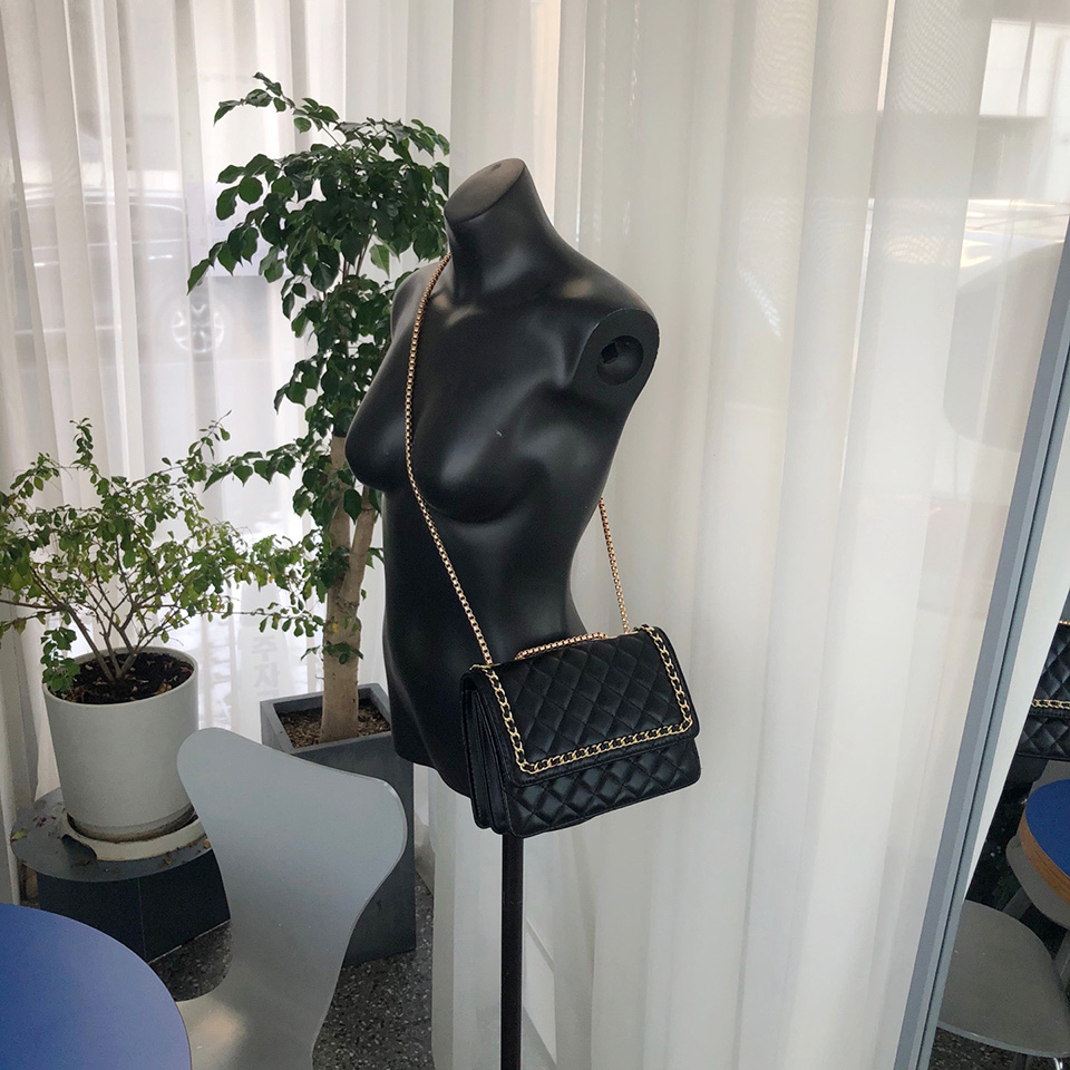 Quilted Square Chain Bag
