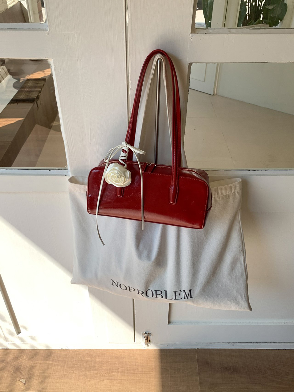 Crack Square Zip-Up Leather Shoulder Bag