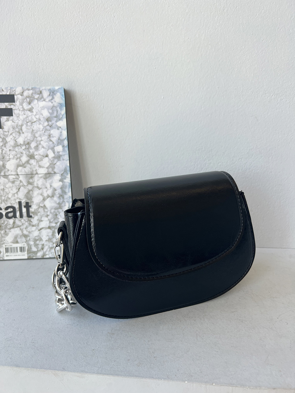 Cracked Leather Chain Mini Shoulder Bag