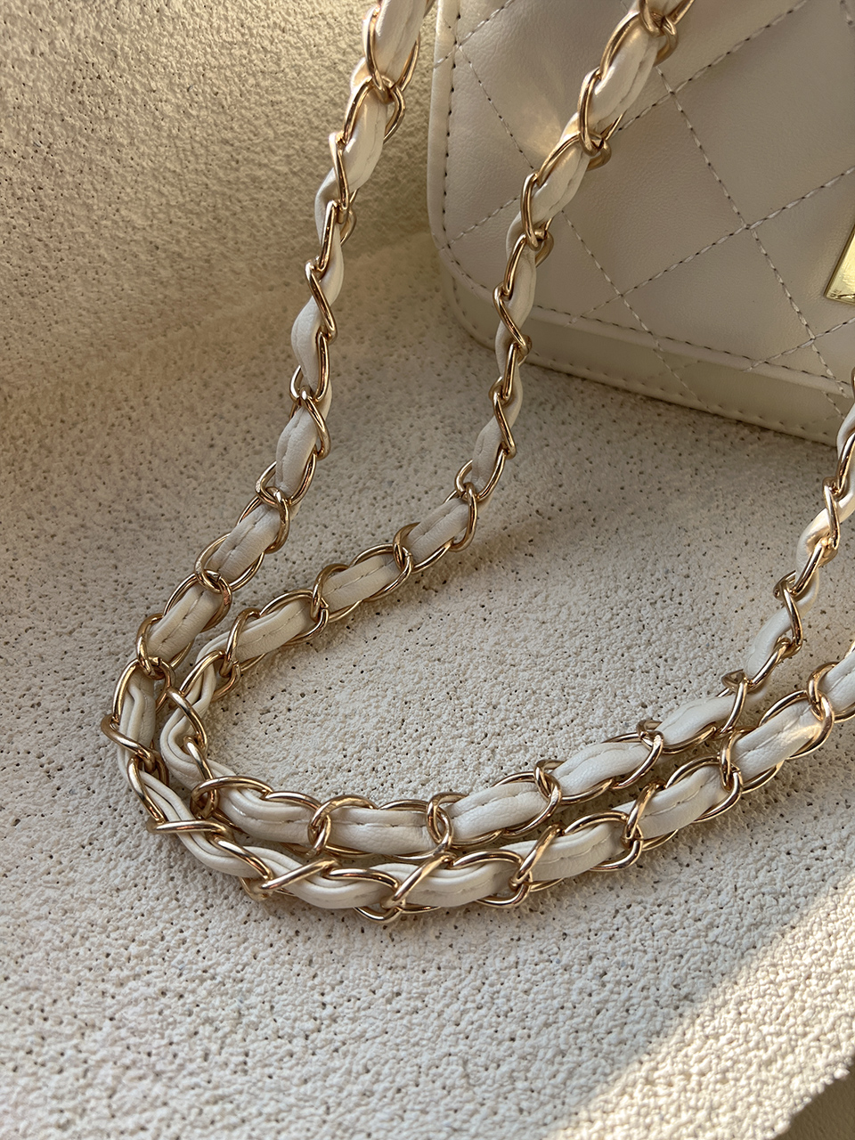Classic buckle quilted mini chain shoulder bag