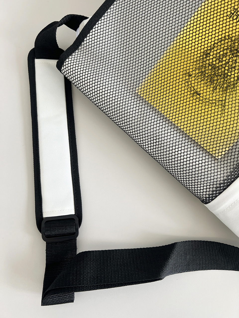 Standard Mash Zipper Cross Shoulder Bag