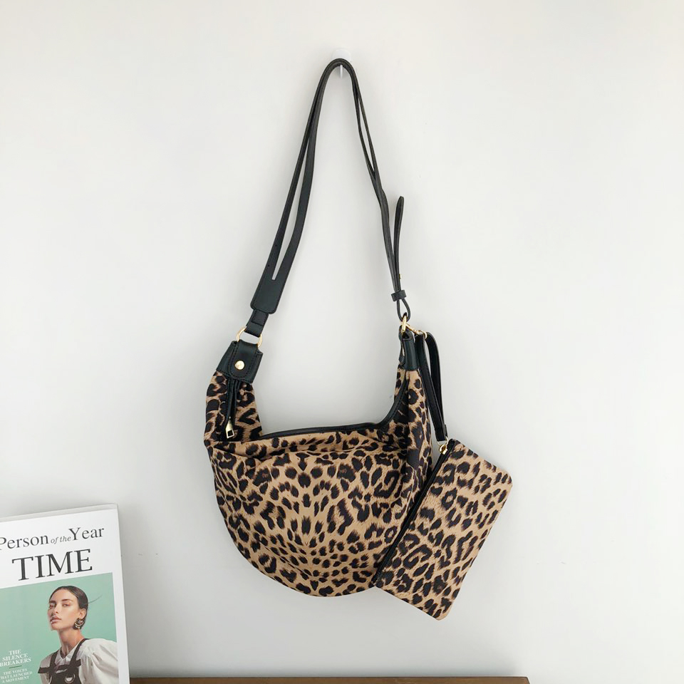 Leopard print zippered big shoulder bag