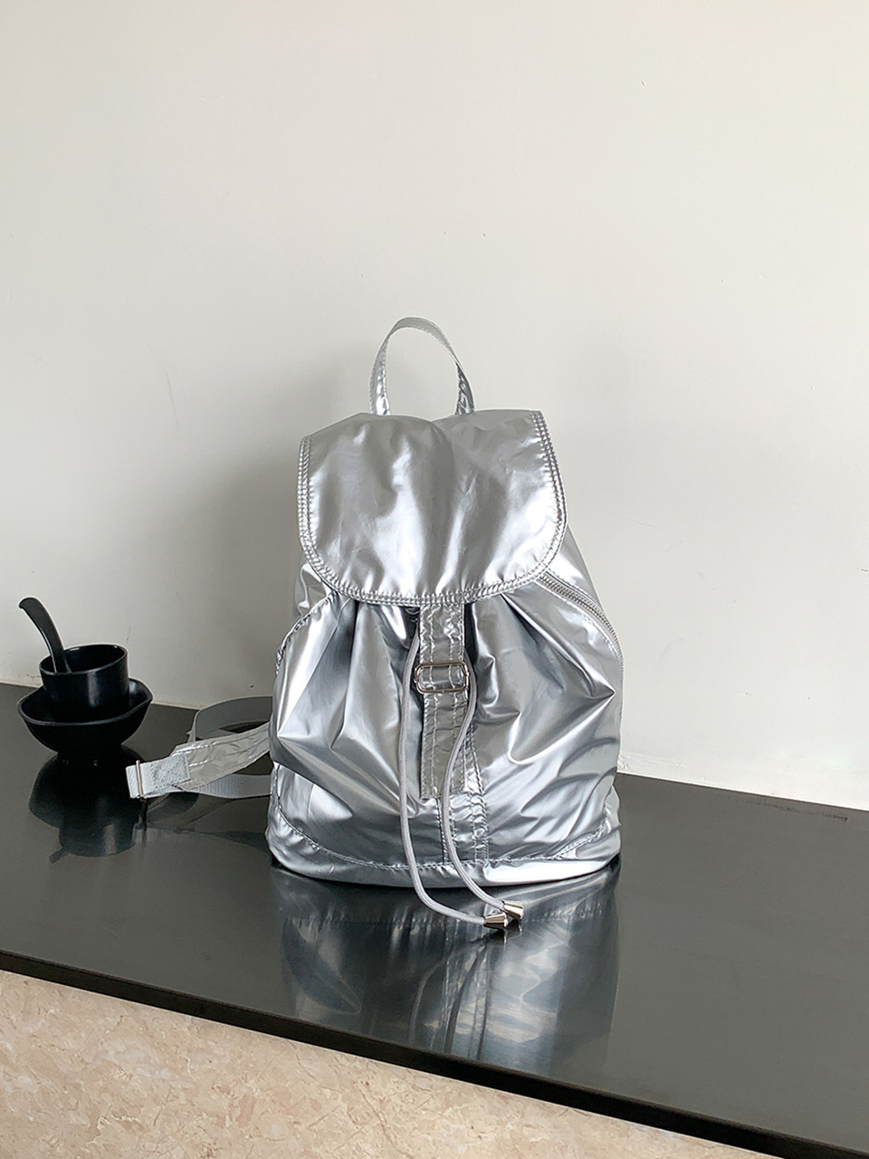 Metal buckle side zip-up nylon backpack (2 colors)
