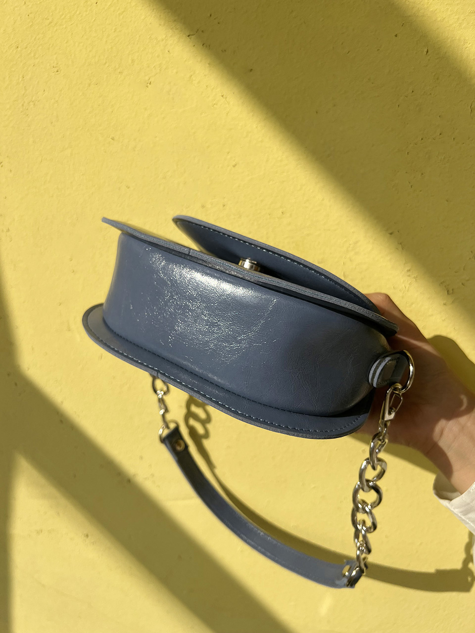 Cracked Leather Chain Mini Shoulder Bag
