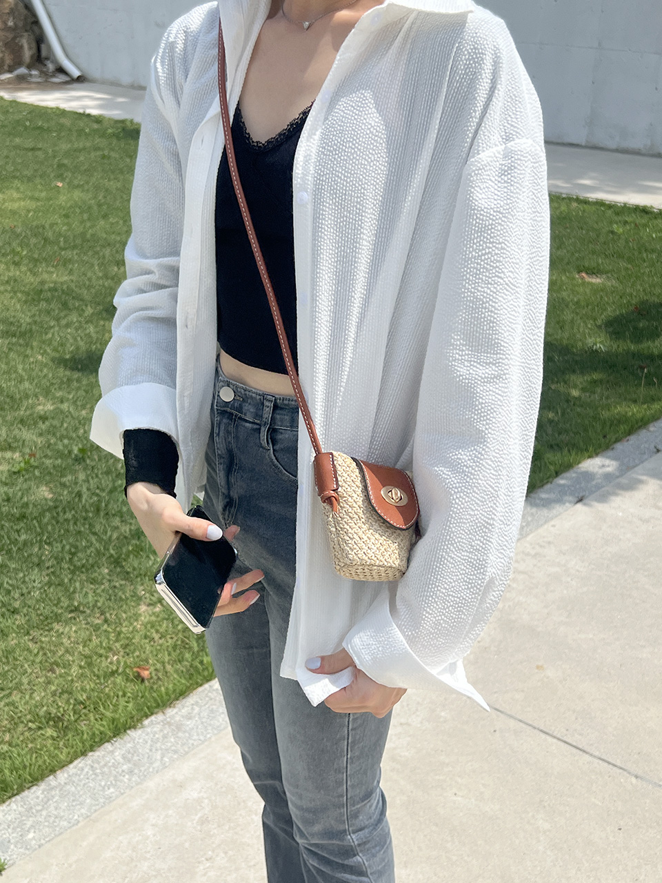 Rattan buckle mini shoulder bag (2 colors)