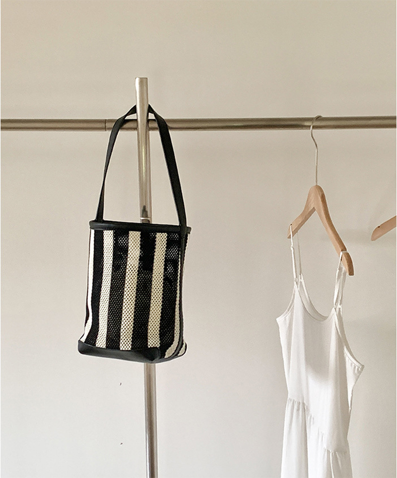 Striped net shoulder bag