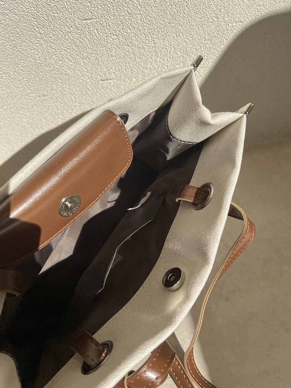 Leather canvas shoulder bag