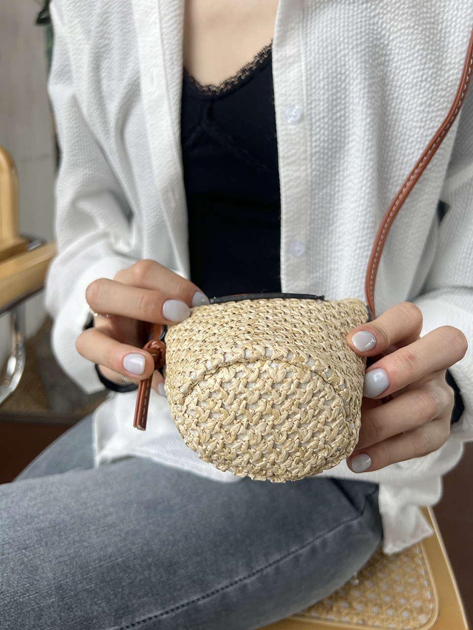 Rattan buckle mini shoulder bag (2 colors)
