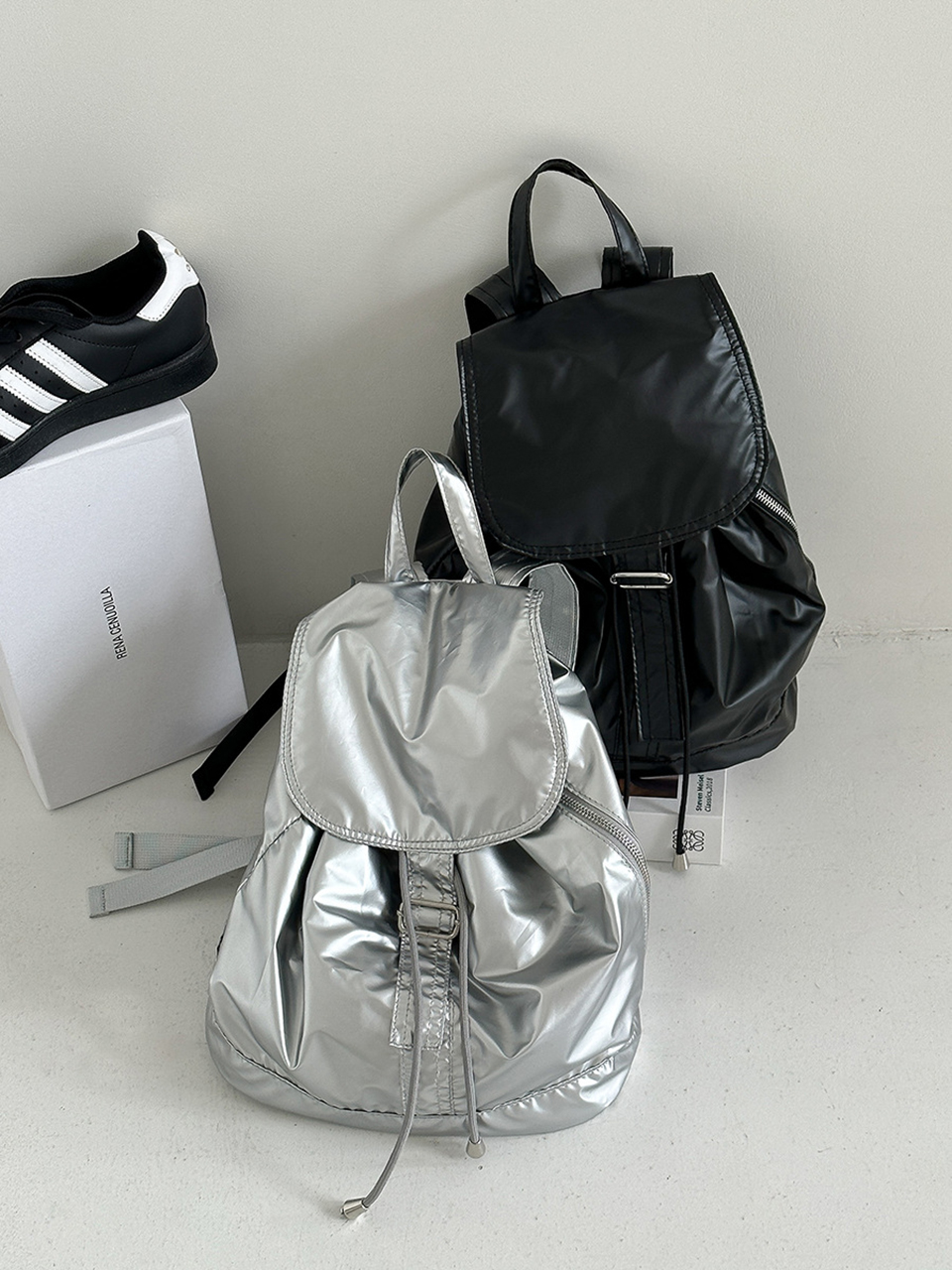 Metal buckle side zip-up nylon backpack (2 colors)
