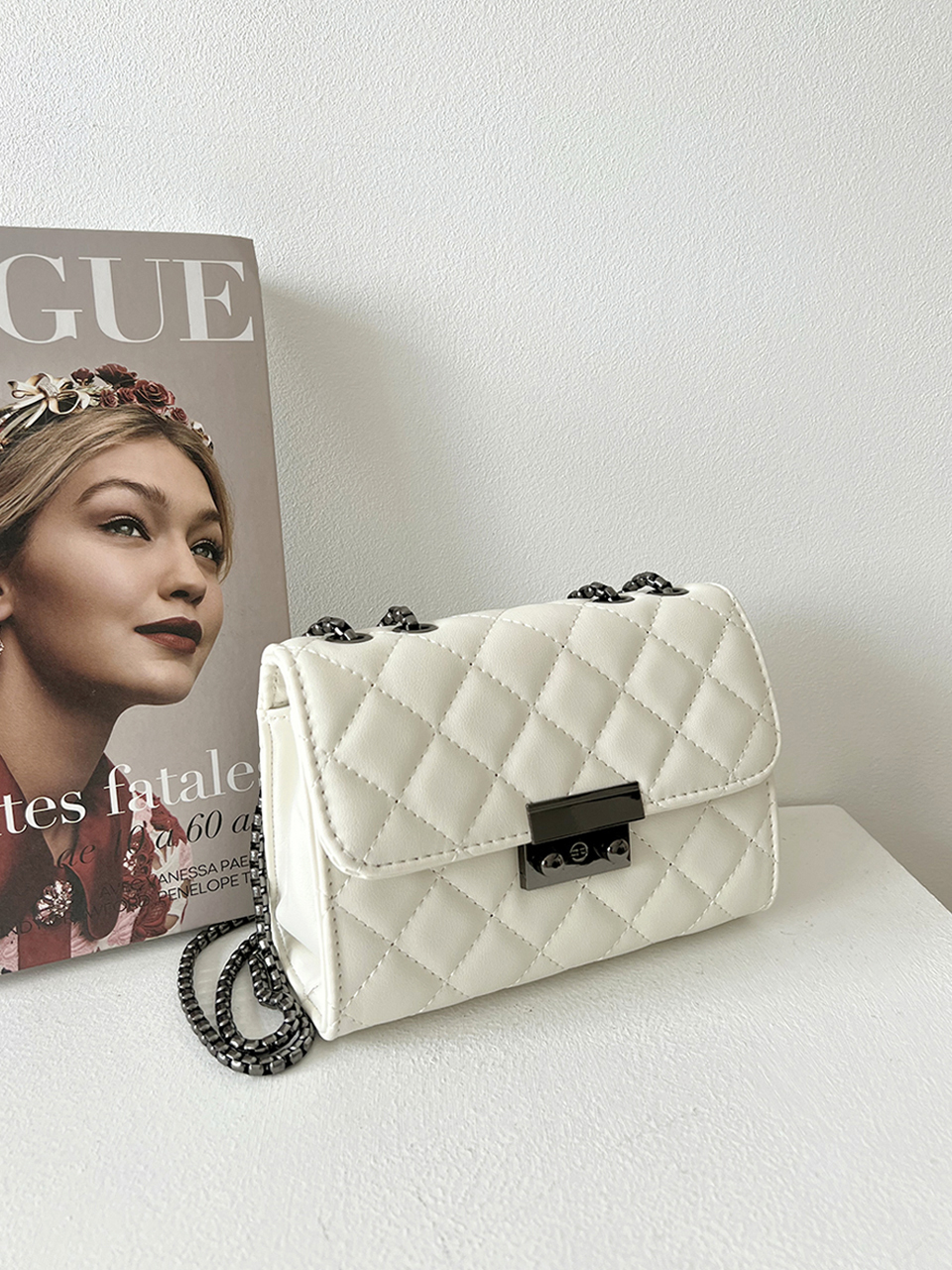 Kate Buckle Classic Mini Chain Bag