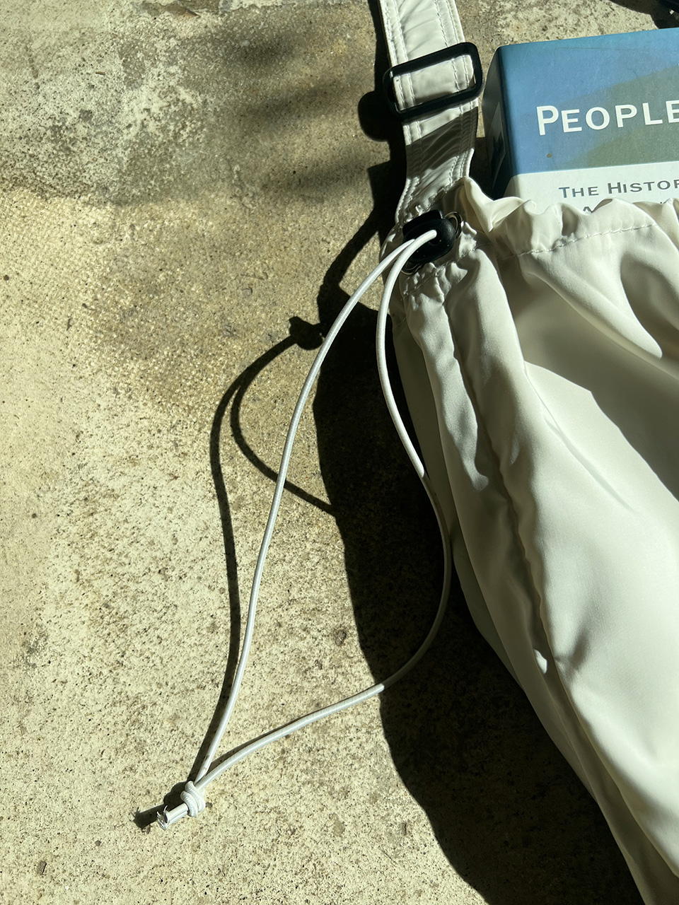 L Nylon Shirring String Big Shoulder Bag