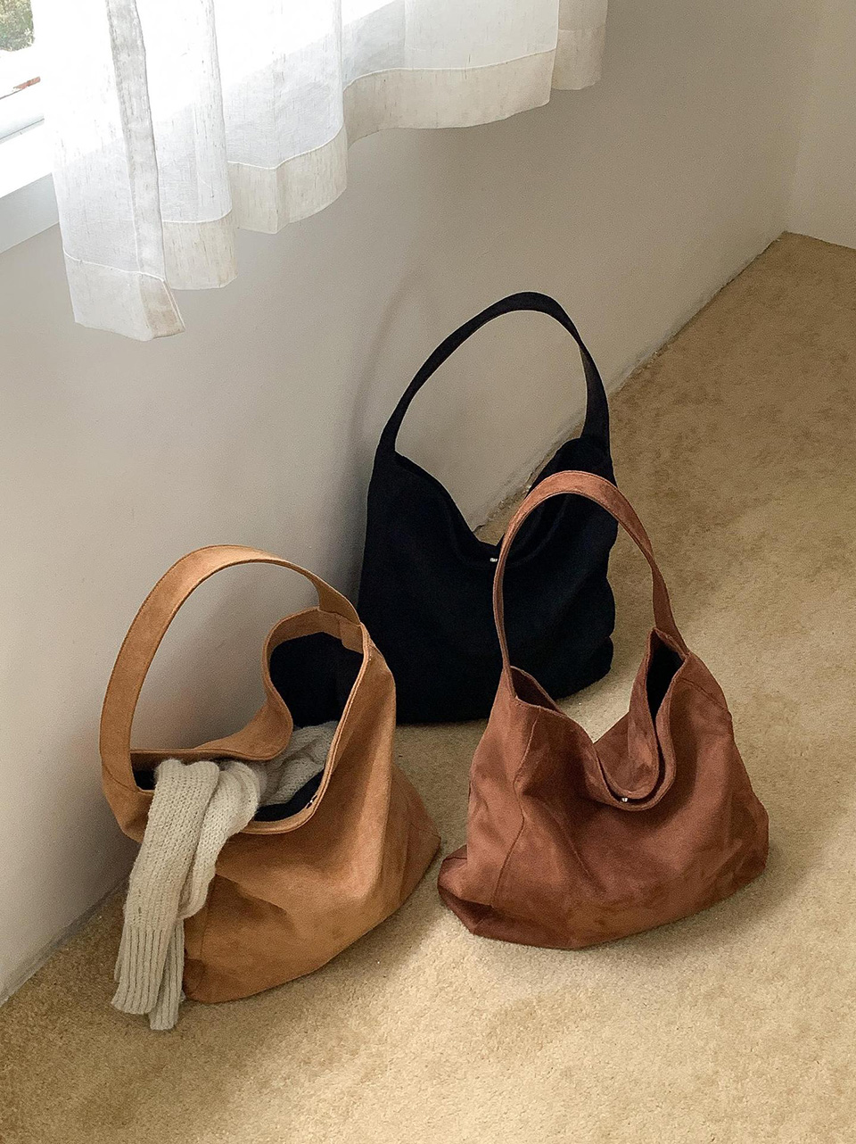 [A must-have for those who carry a lot of belongings] Suede Big Tote Bag/Shoulder Bag