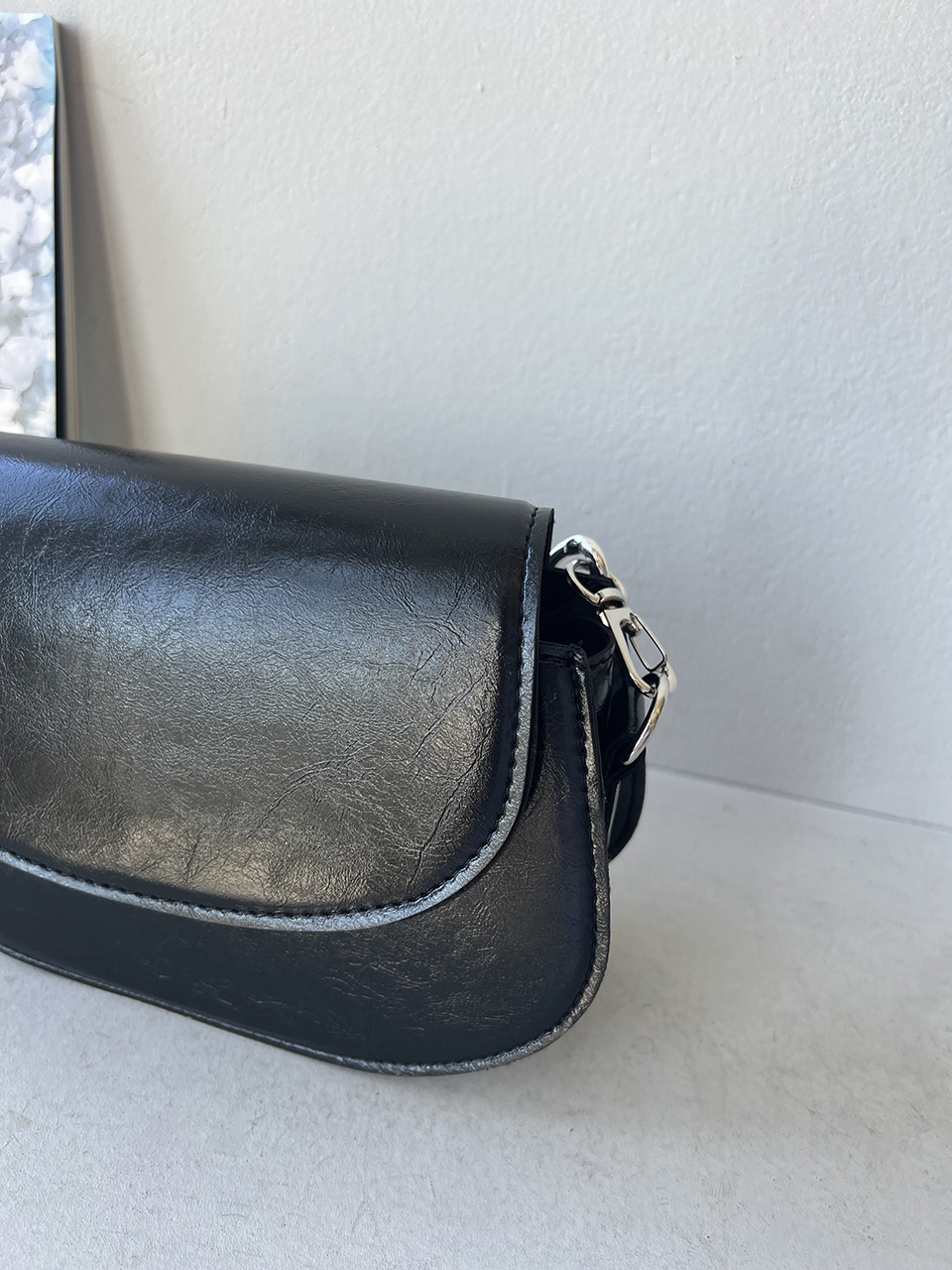 Cracked Leather Chain Mini Shoulder Bag