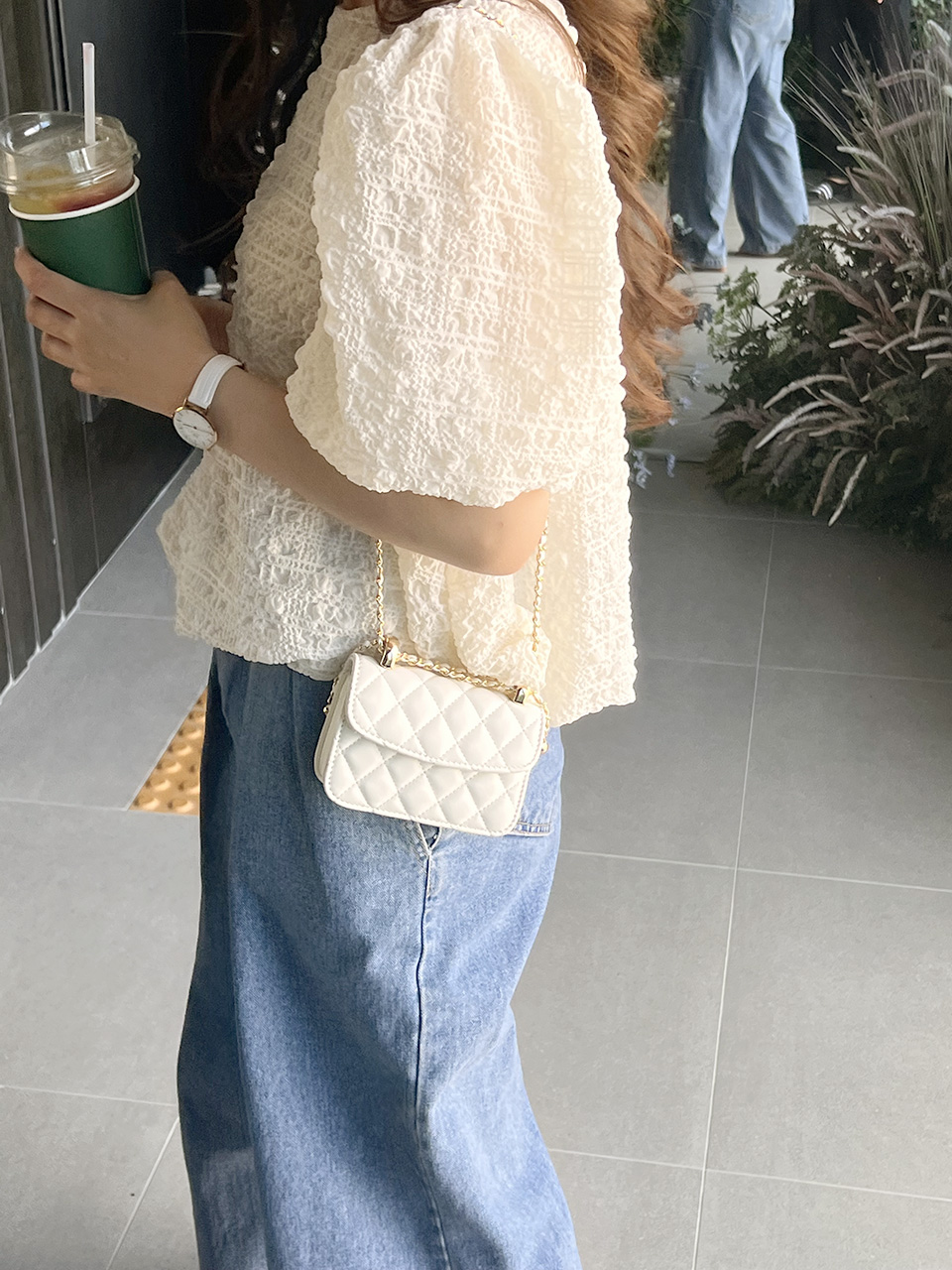 Quilted mini chain shoulder bag