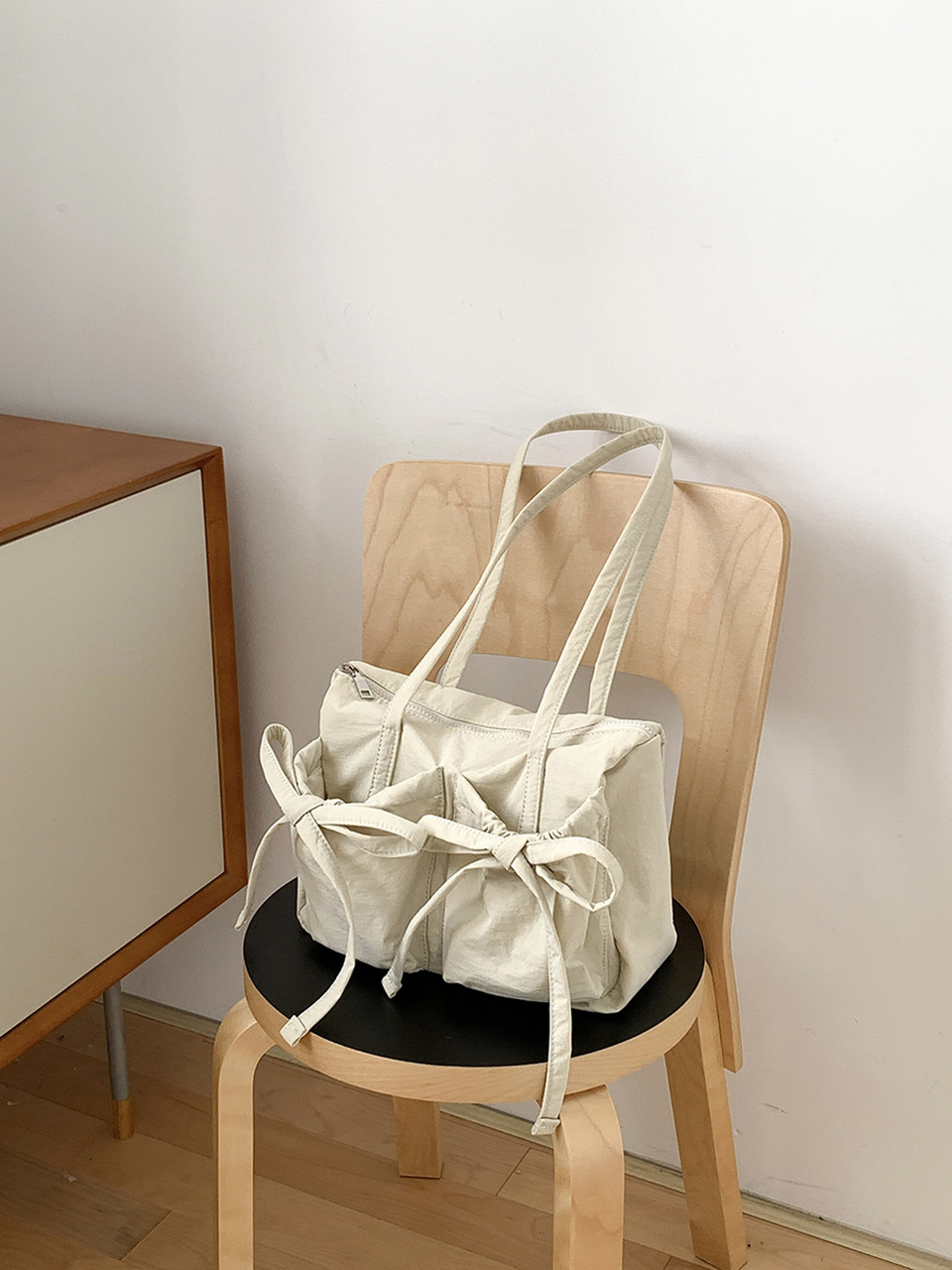 Ribbon Ballet Core Pocket Nylon Shoulder Bag (4 colors)