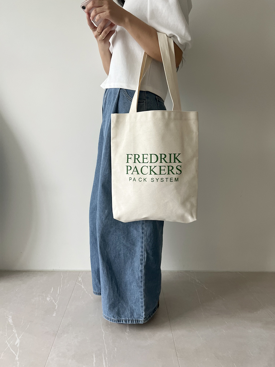 Frederick Logo Lettering Big Shoulder Bag