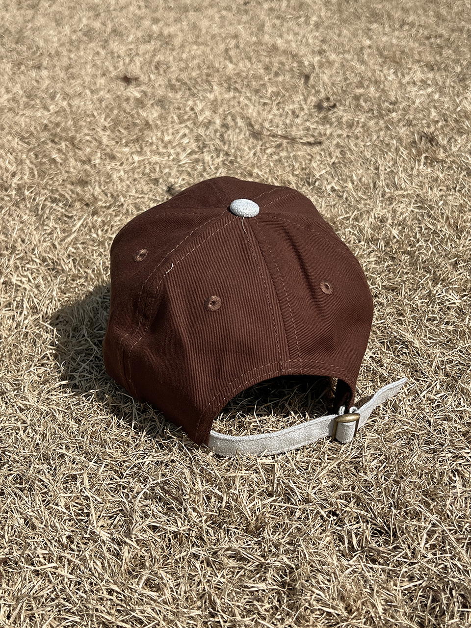 Two-tone vintage stitch cap