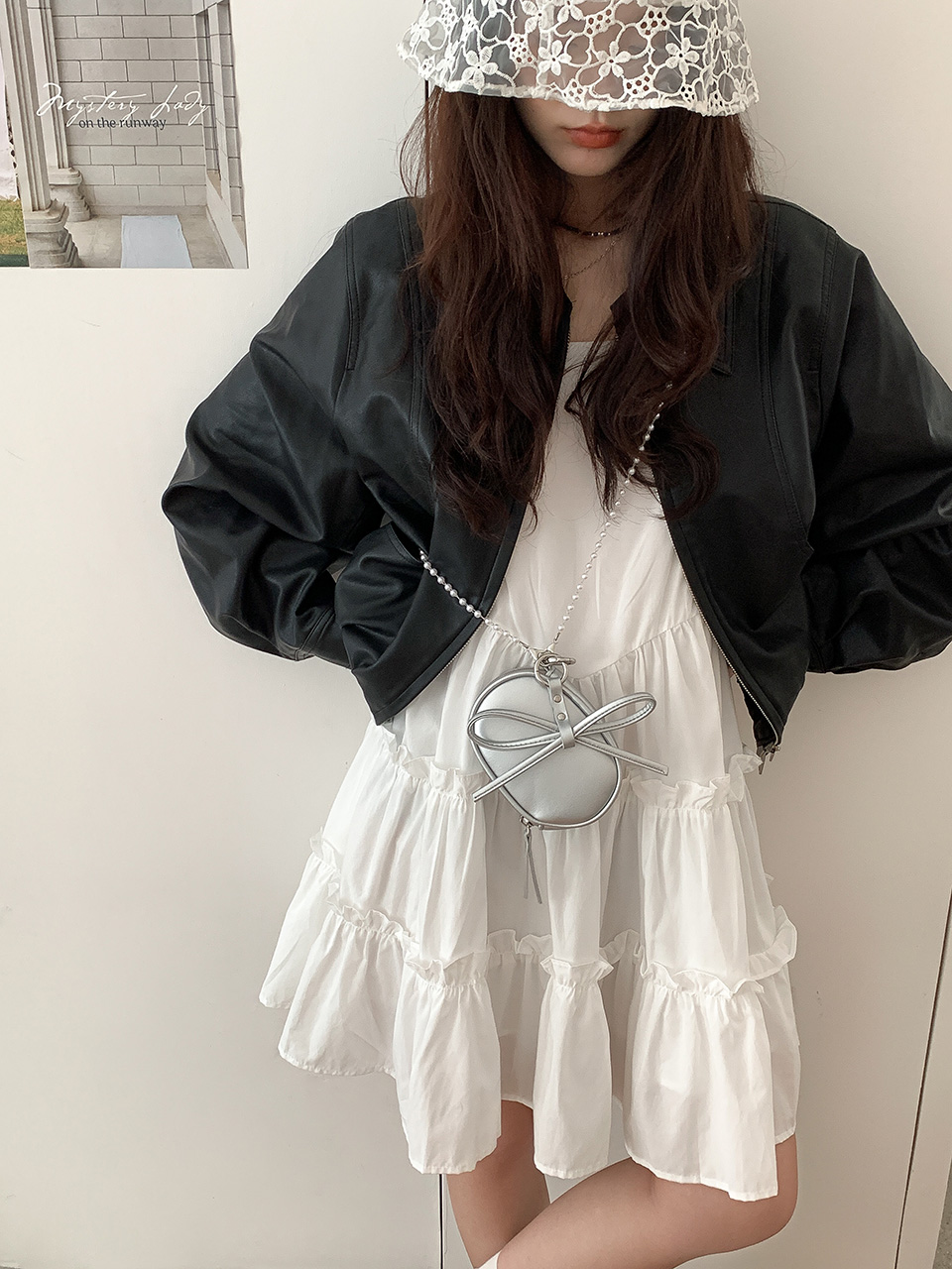 Ribbon ball pearl chain mini cross bag