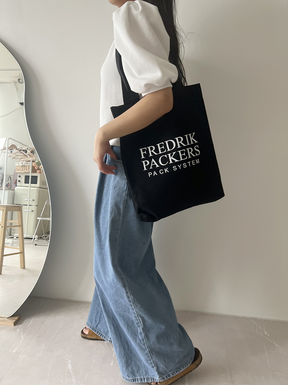 Frederick Logo Lettering Big Shoulder Bag