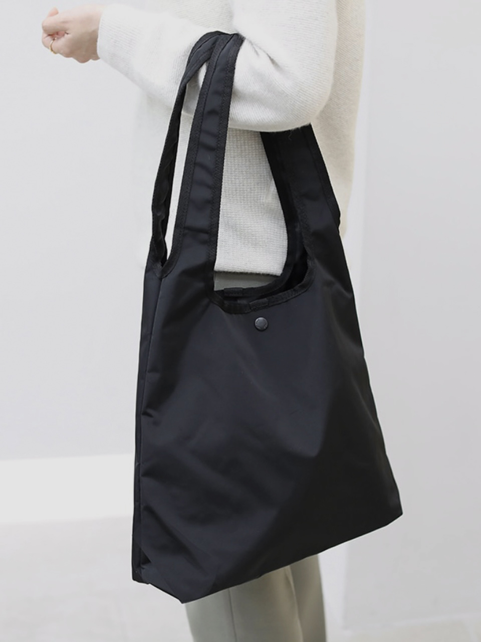 Button nylon shoulder eco bag
