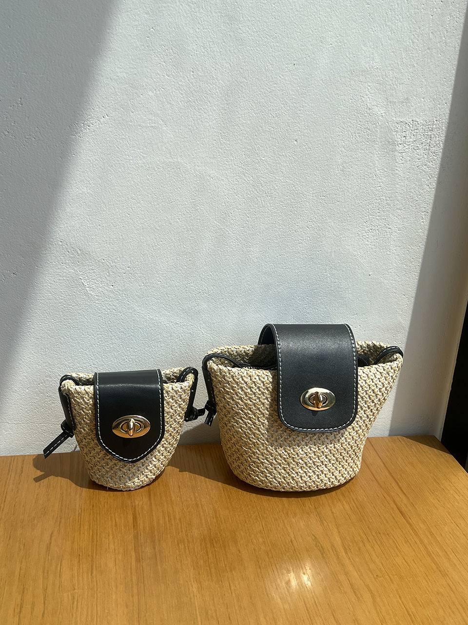 Rattan buckle mini shoulder bag (2 colors)