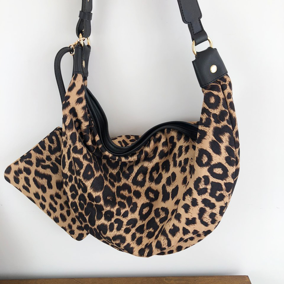Leopard print zippered big shoulder bag