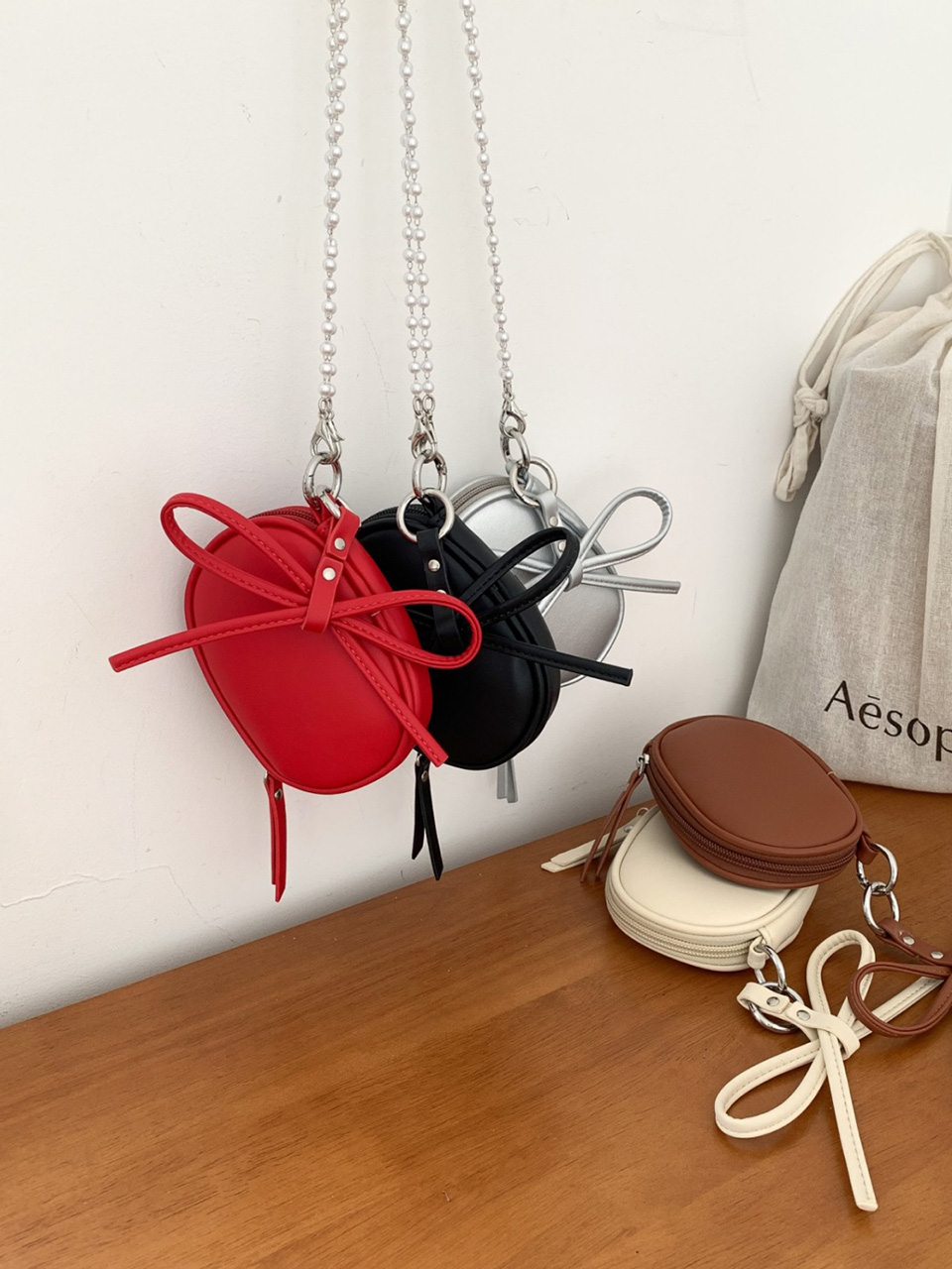 Ribbon ball pearl chain mini cross bag