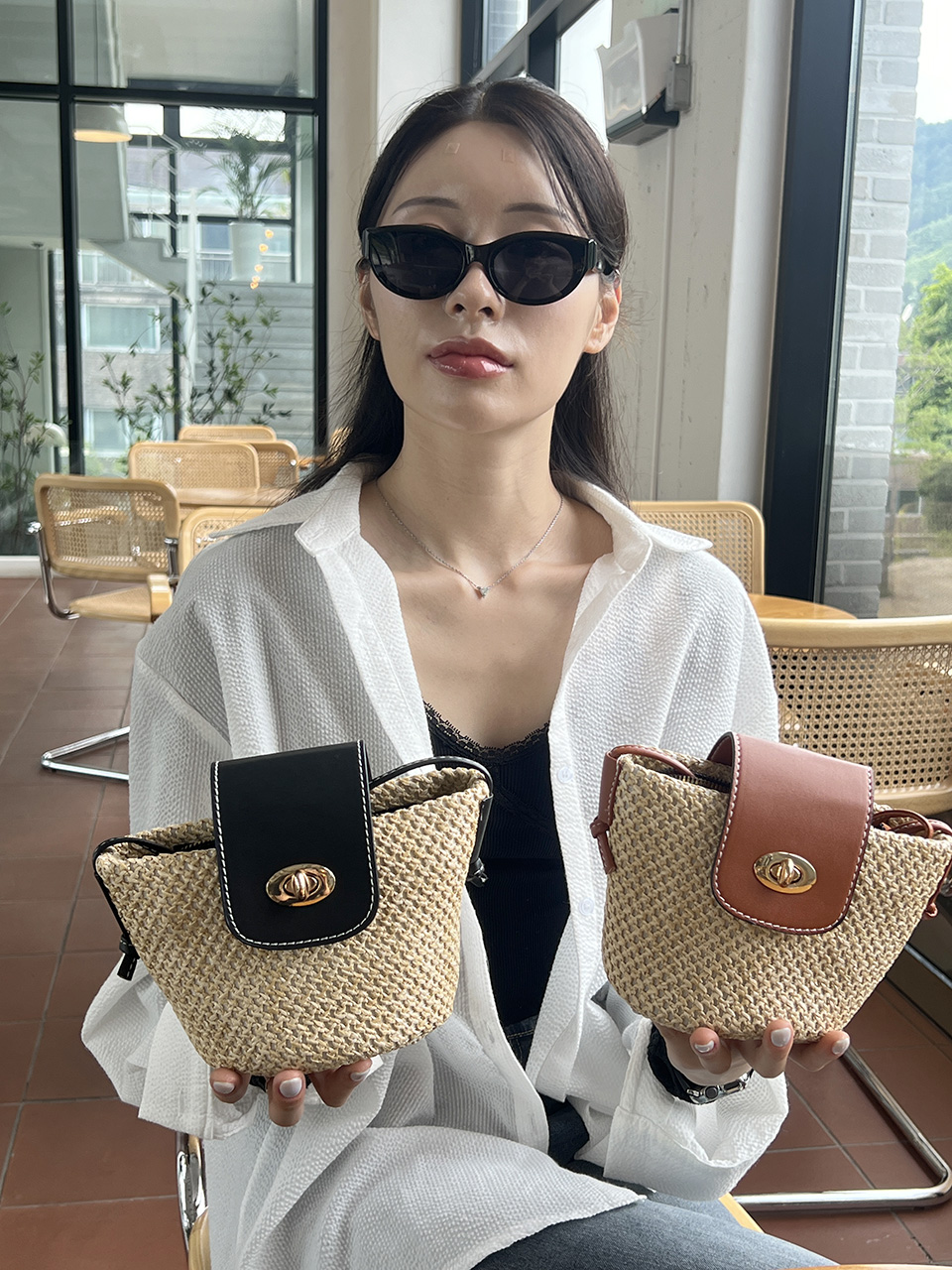 Rattan buckle mini shoulder bag (2 colors)