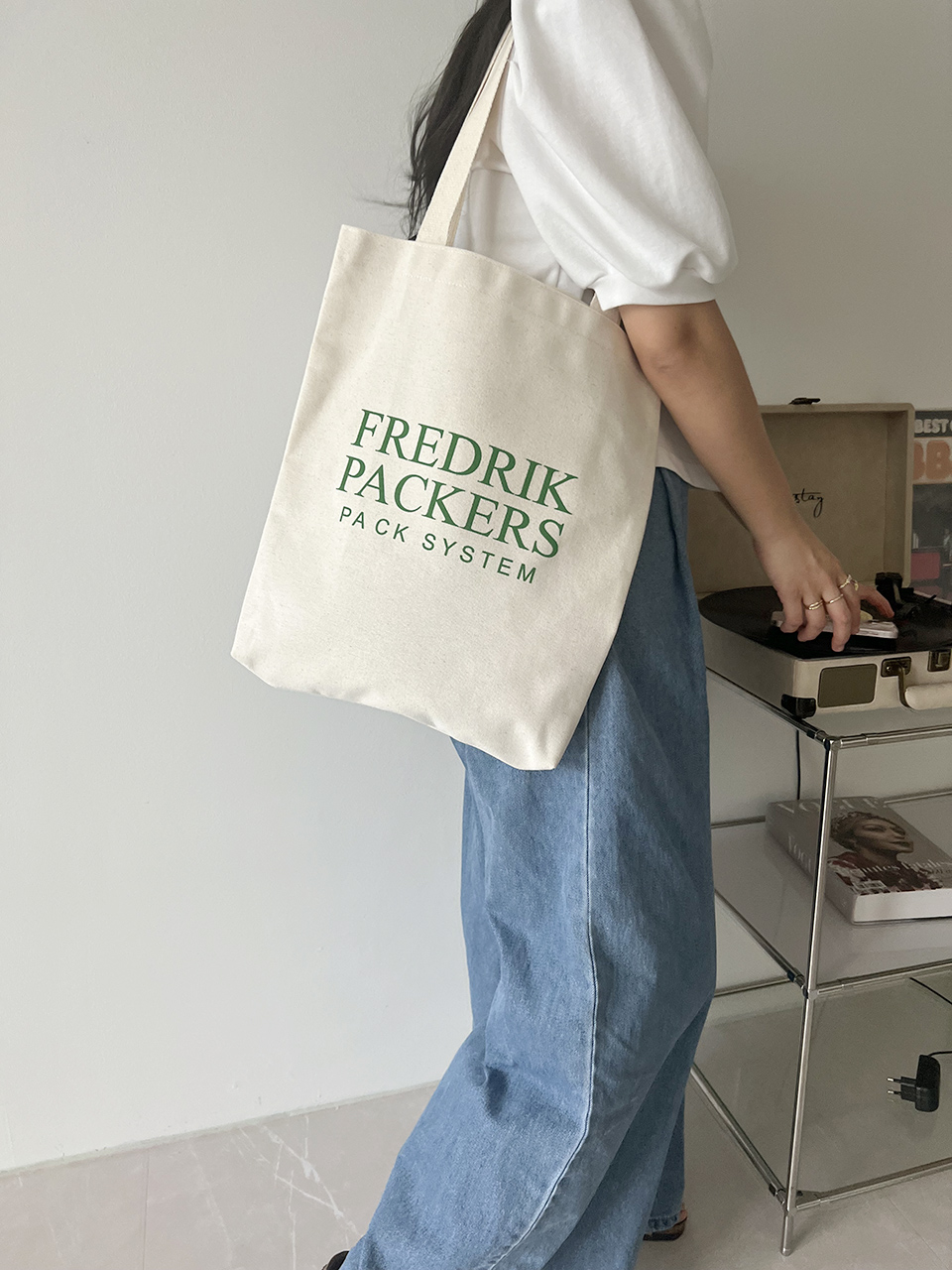 Frederick Logo Lettering Big Shoulder Bag