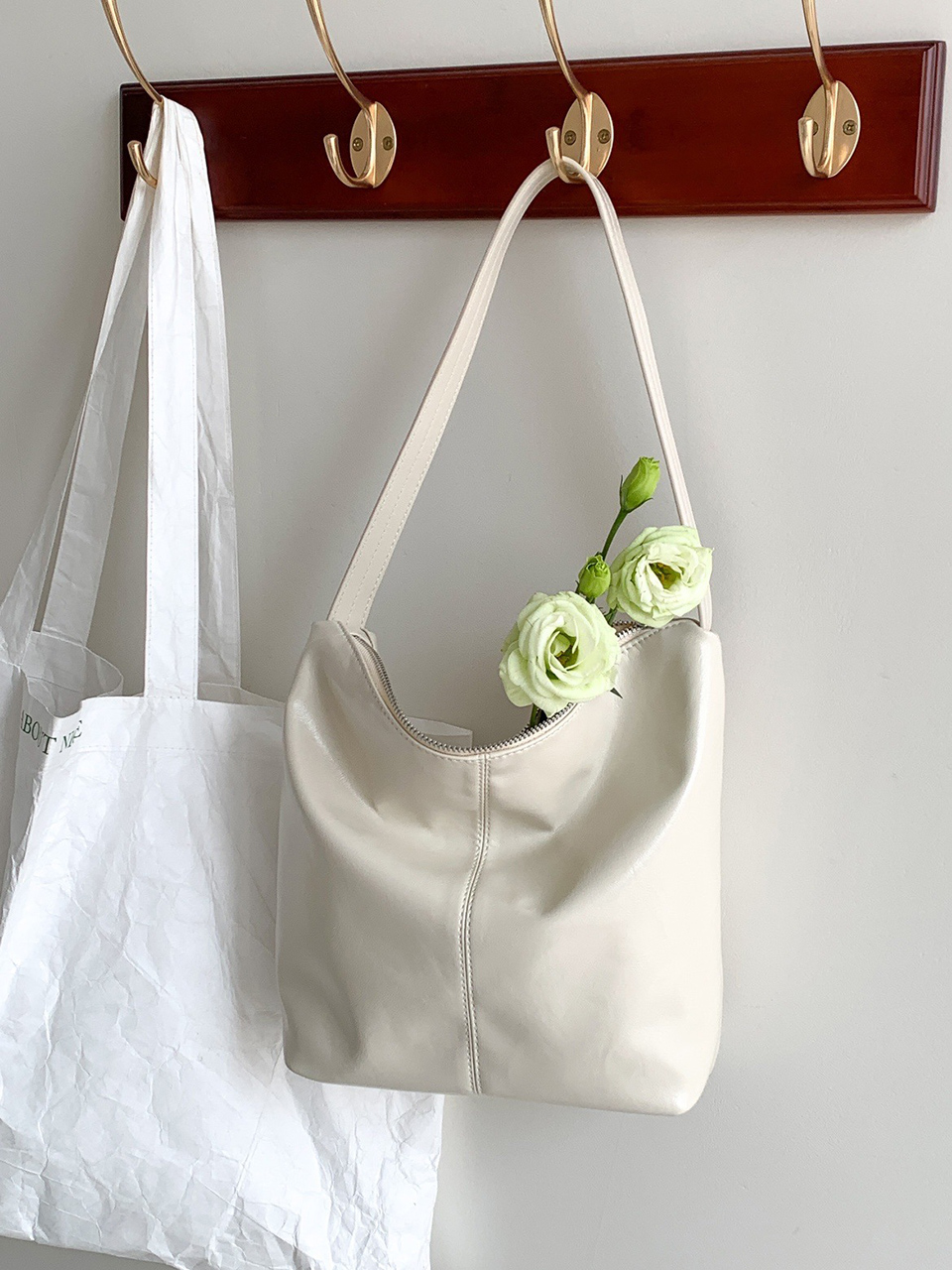 Glossy wrinkle leather shoulder bag (4 colors)