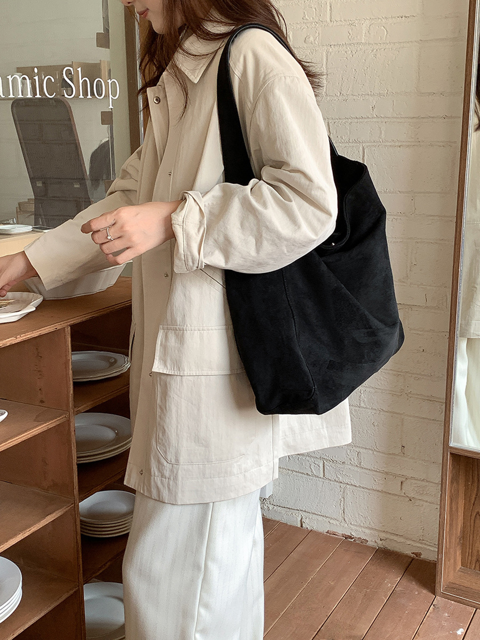 [A must-have for those who carry a lot of belongings] Suede Big Tote Bag/Shoulder Bag