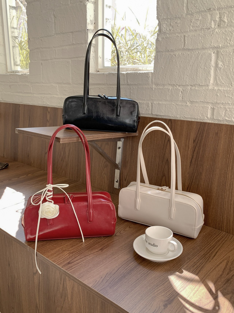 Crack Square Zip-Up Leather Shoulder Bag