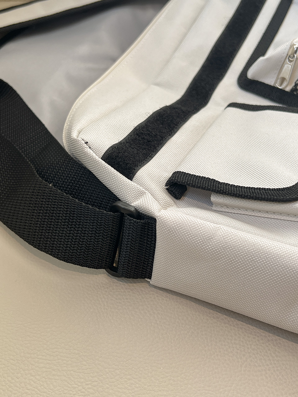 Canvas Mesh Zip-Up Pocket Messenger Bag