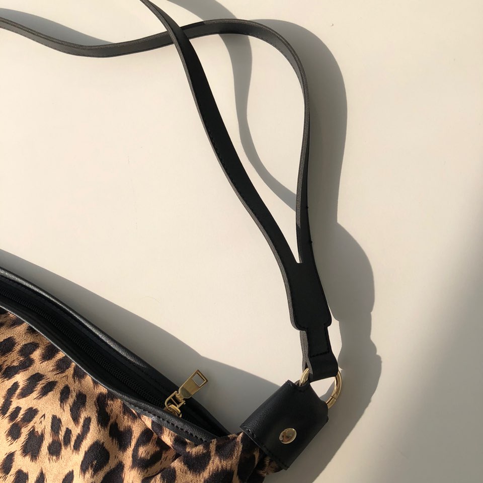 Leopard print zippered big shoulder bag
