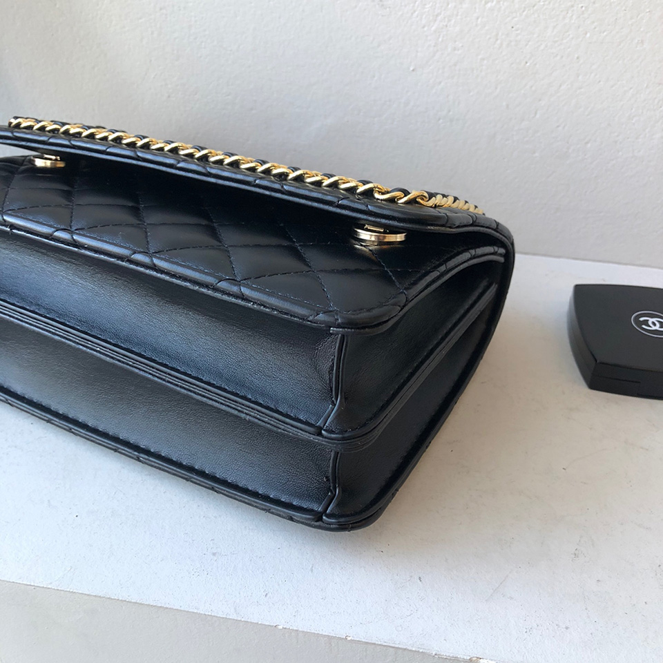 Quilted Square Chain Bag