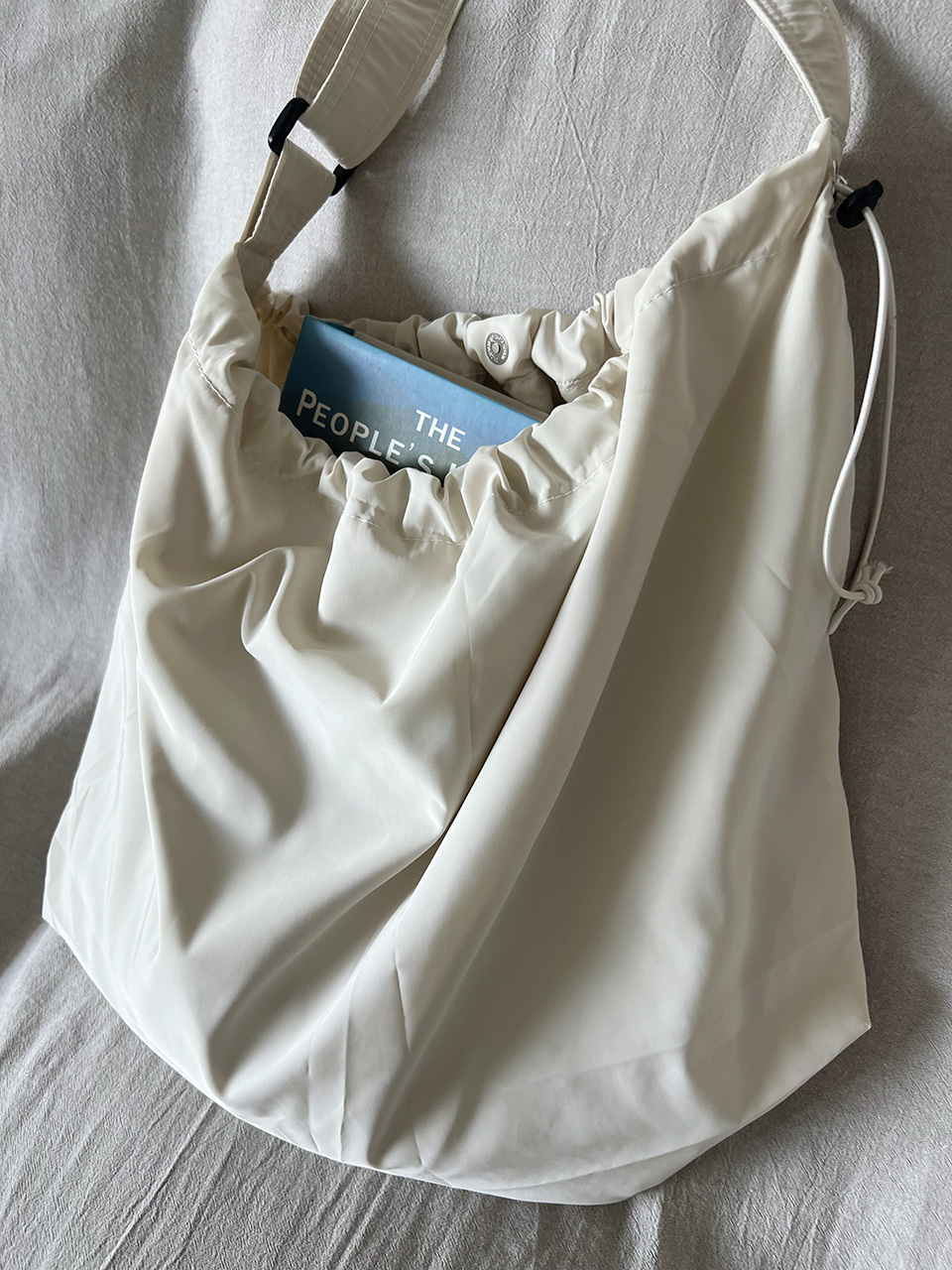 L Nylon Shirring String Big Shoulder Bag