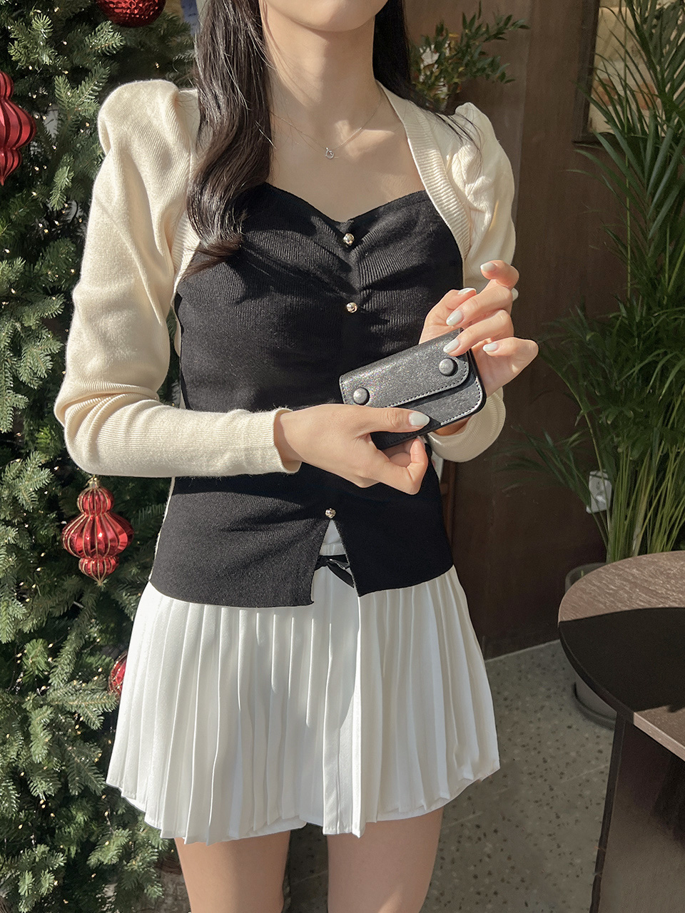 Two-button wallet