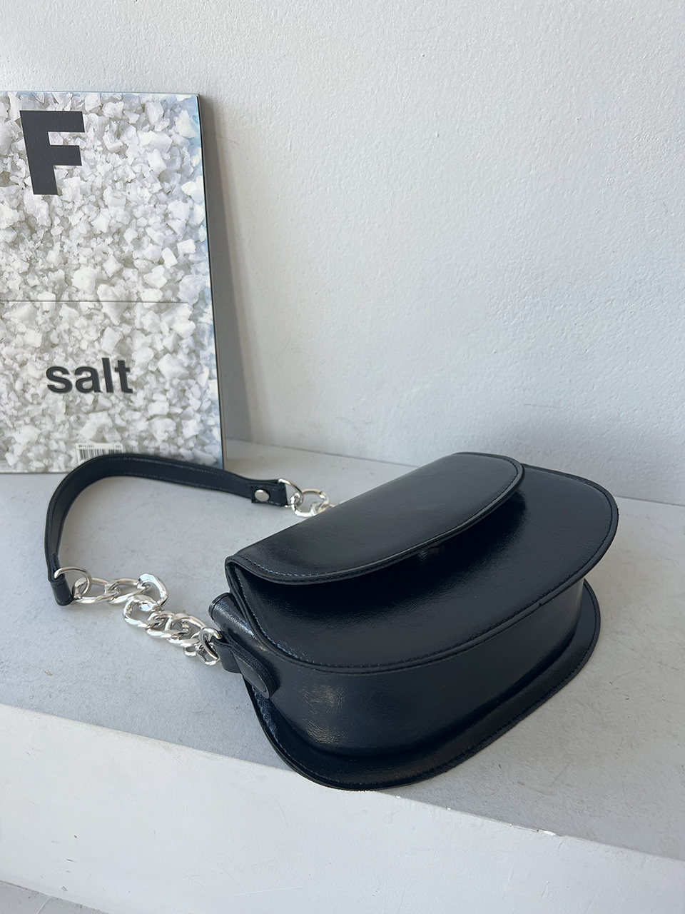 Cracked Leather Chain Mini Shoulder Bag