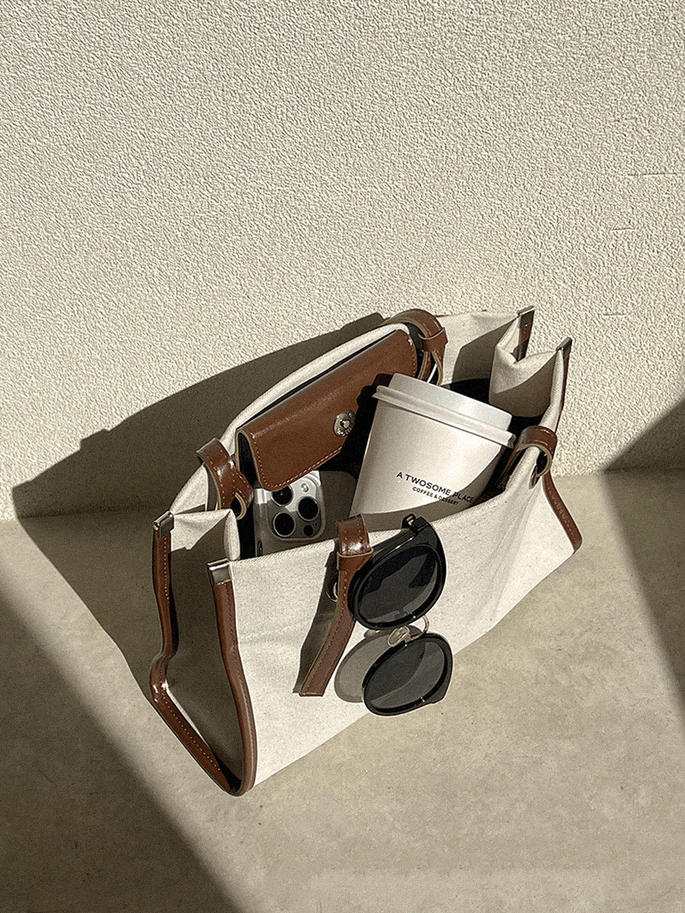 Leather canvas shoulder bag