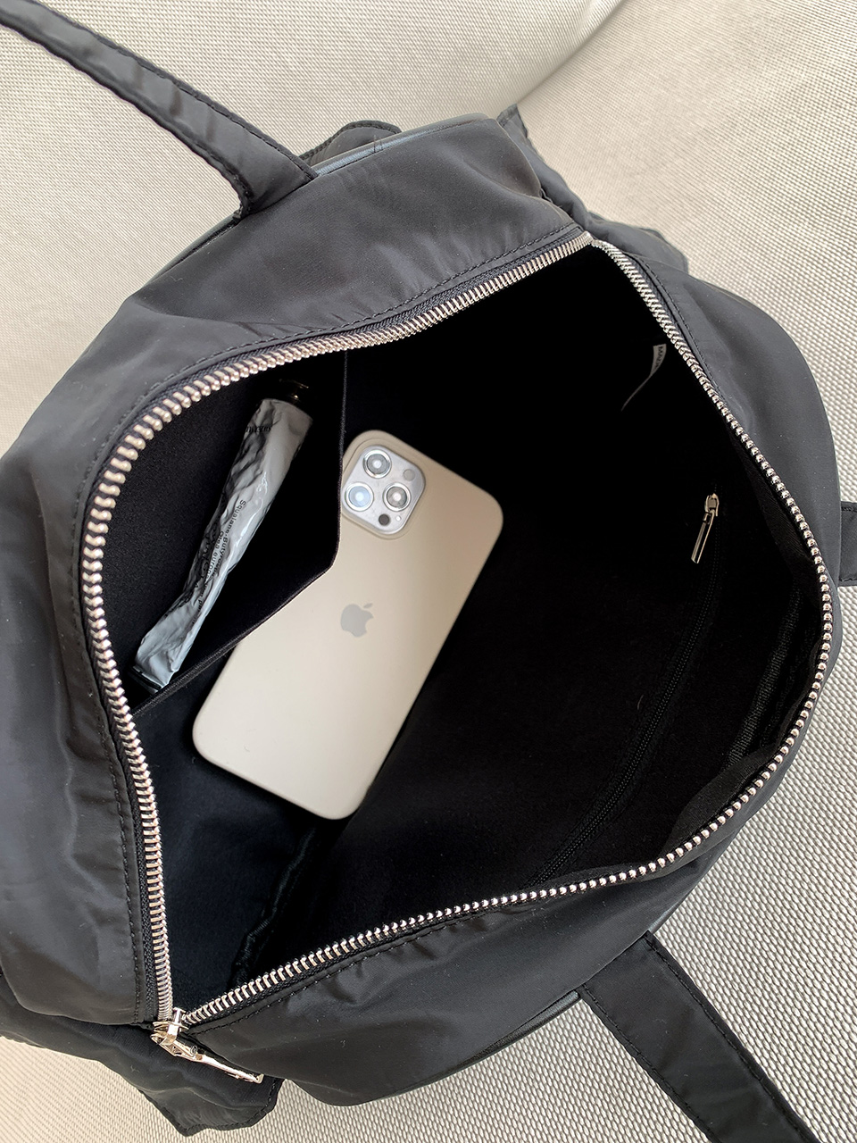 4-Pocket Nylon Shoulder Bag (4 colors)